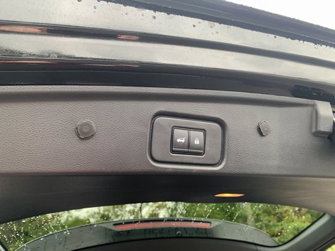 Used 2024 Nissan Pathfinder Platinum image 8