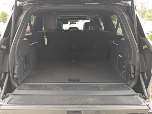 New 2025 Lincoln Navigator L Reserve w/ Jet Appearance Package image 14