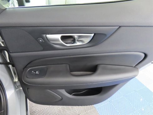 Used 2025 Volvo S60 B5 Core image 36
