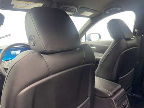 Used 2025 Cadillac XT4 Premium Luxury w/ Technology Package image 38