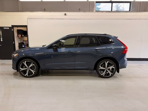 Used 2024 Volvo XC60 B5 Ultimate w/ Protection Package Premier image 2