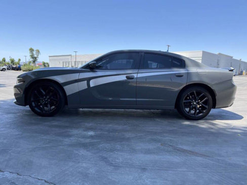 Used 2019 Dodge Charger SXT image 3
