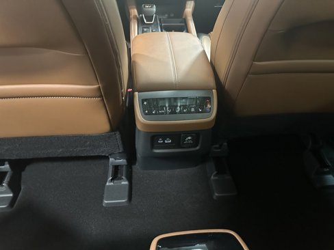 Used 2024 Nissan Pathfinder Platinum image 75
