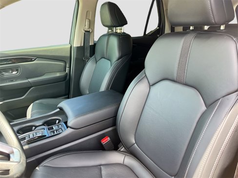Used 2025 Honda Pilot Touring image 21