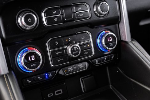 Used 2022 GMC Yukon XL SLT w/ SLT Luxury Package image 24