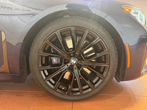 Used 2021 BMW 750i xDrive w/ Executive Package image 16