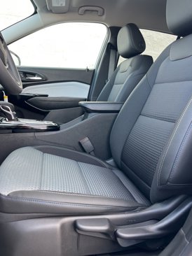 New 2025 Chevrolet Trax LT w/ LPO, Blackout Package image 8