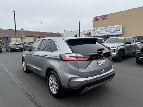 Used 2023 Ford Edge SEL image 3