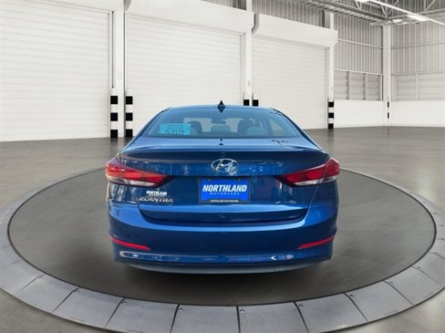 Used 2017 Hyundai Elantra SE image 3