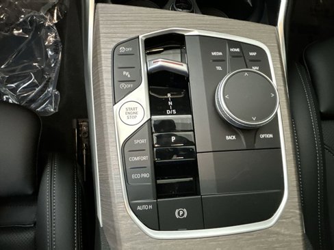 Used 2025 BMW 330i xDrive Sedan w/ Convenience Package image 21