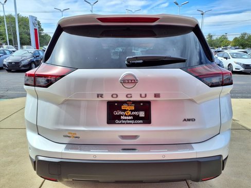 New 2026 Nissan Rogue SV image 8