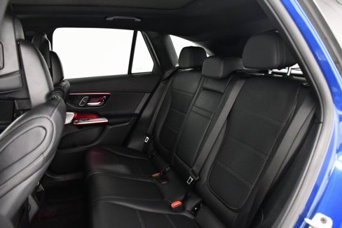 Used 2025 Mercedes-Benz GLC 300 4MATIC image 18