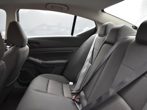 Used 2024 Nissan Altima 2.5 SV image 8