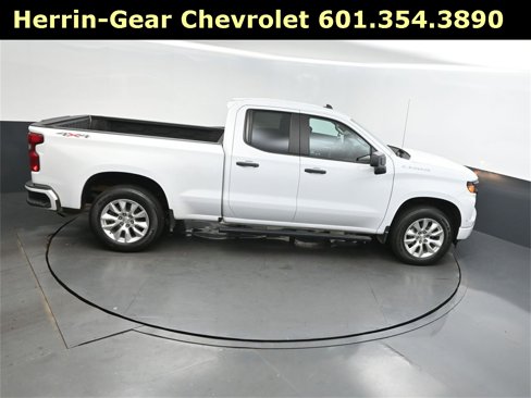Used 2023 Chevrolet Silverado 1500 Custom image 36