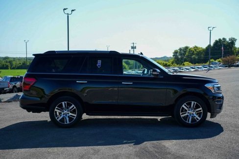 Used 2024 Ford Expedition Limited image 4