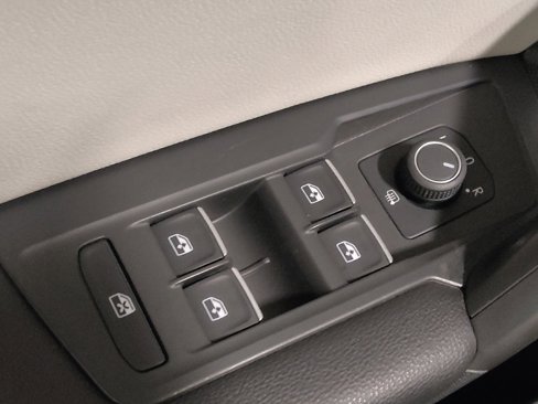 Used 2021 Volkswagen Tiguan SEL image 27