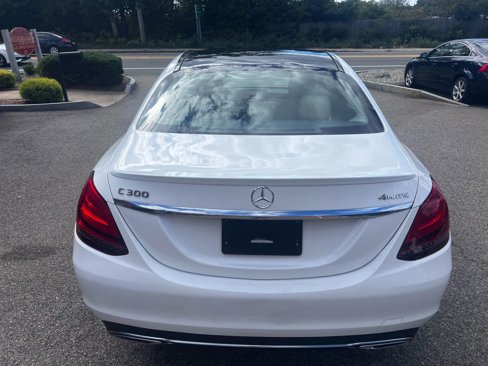 Used 2019 Mercedes-Benz C 300 4MATIC Sedan image 4