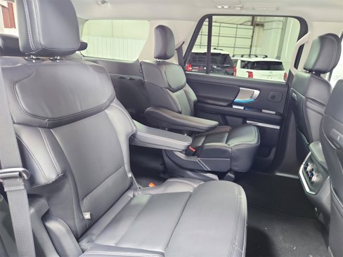 New 2025 Ford Expedition Platinum image 50