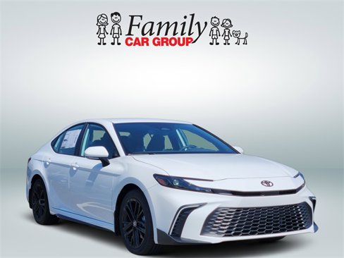New 2026 Toyota Camry SE image 2