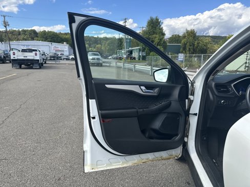 Used 2020 Ford Escape SE Sport image 10