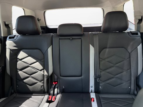New 2025 Volkswagen Atlas Peak Edition SE image 12