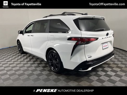 Certified 2025 Toyota Sienna XSE image 17
