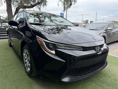 Used 2022 Toyota Corolla LE image 3