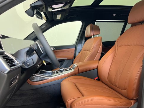 New 2026 BMW X7 M60i image 5