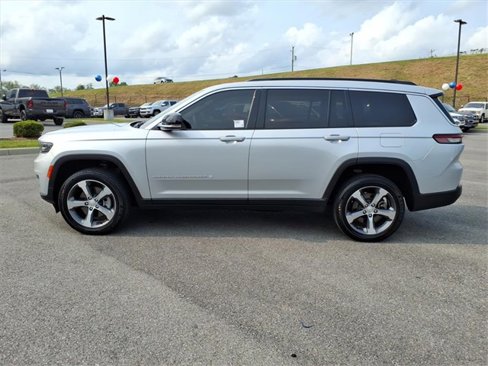 Used 2024 Jeep Grand Cherokee L Limited image 7