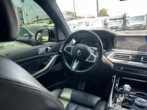 Used 2022 BMW X7 M50i image 19