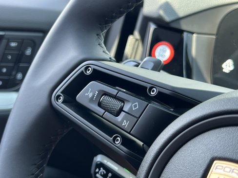 New 2025 Porsche Cayenne image 24