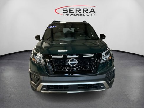 Used 2024 Nissan Pathfinder Rock Creek image 2