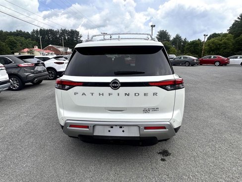 Used 2022 Nissan Pathfinder Platinum image 7