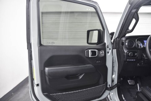 Used 2024 Jeep Wrangler Unlimited Rubicon 4xe image 9