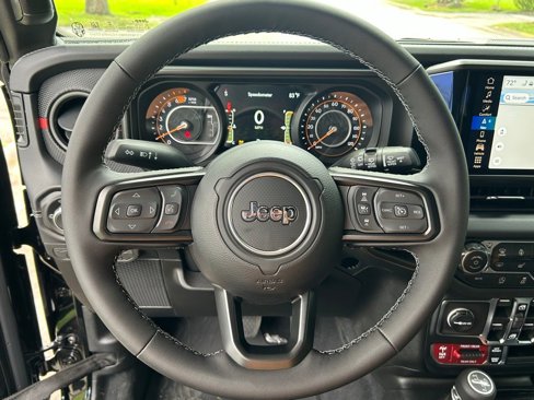 New 2025 Jeep Wrangler Unlimited Rubicon image 18