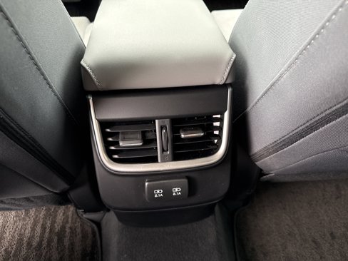Used 2022 Subaru Outback Premium image 10