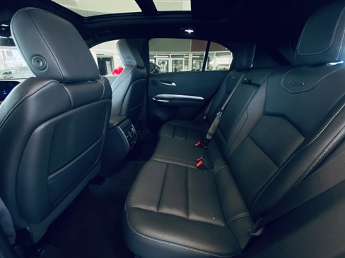 Used 2024 Cadillac XT4 Premium Luxury image 32