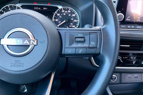 Used 2023 Nissan Rogue S image 22