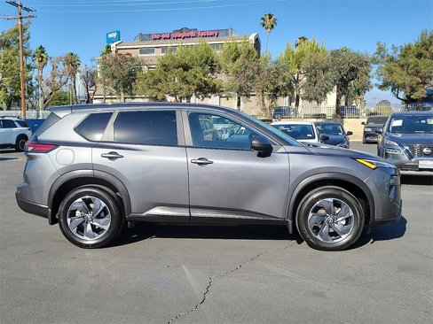 Certified 2025 Nissan Rogue SV image 27
