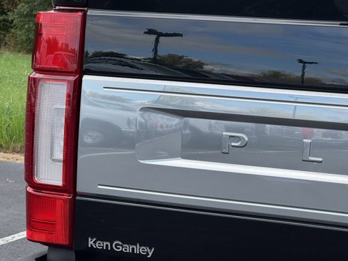 Certified 2022 Ford F350 Platinum w/ Snow Plow Prep Package image 11