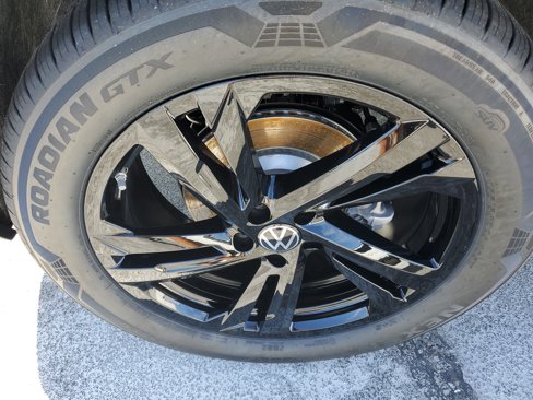 New 2026 Volkswagen Atlas Cross Sport SEL R-Line image 5