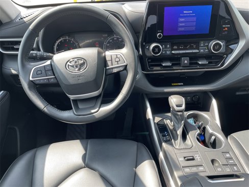 Used 2023 Toyota Highlander XLE image 15