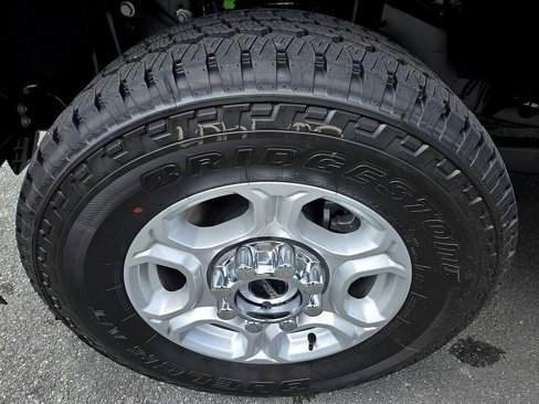 New 2025 Ford F250 XLT w/ FX4 Off-Road Package image 19