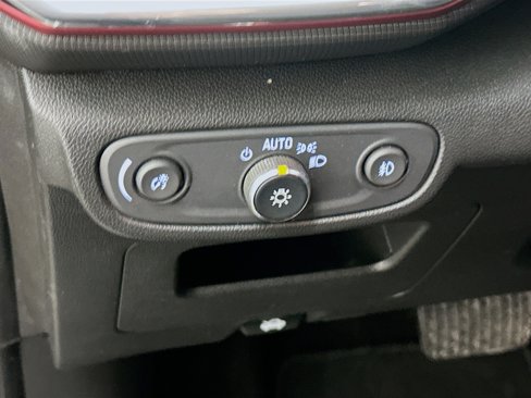 Used 2023 Chevrolet TrailBlazer RS w/ Convenience Package image 17