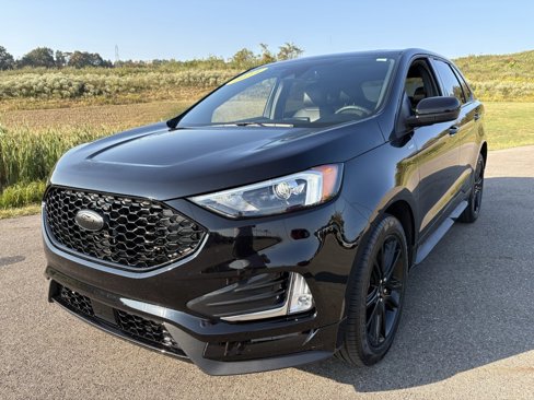 Used 2024 Ford Edge ST-Line w/ Class II Trailer Tow Package image 9