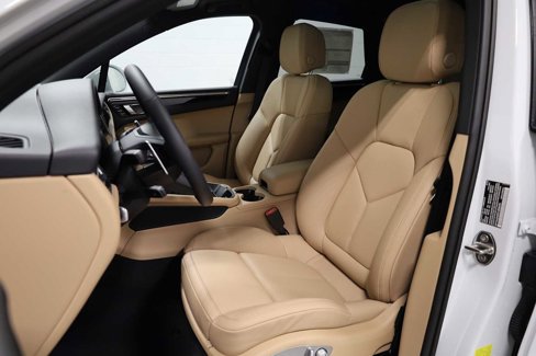 New 2026 Porsche Macan image 5