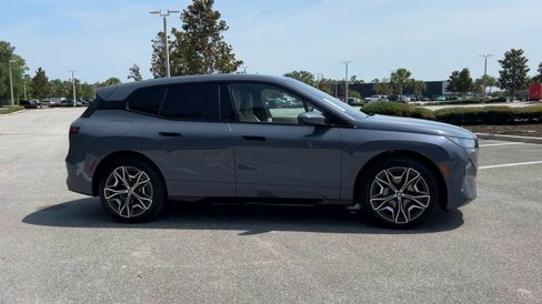 New 2026 BMW iX xDrive45 image 9
