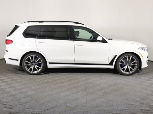Used 2022 BMW X7 M50i image 23