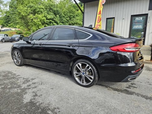 Used 2020 Ford Fusion Titanium image 2