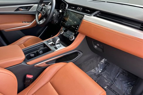 Used 2025 Jaguar F-PACE R-Dynamic S image 17